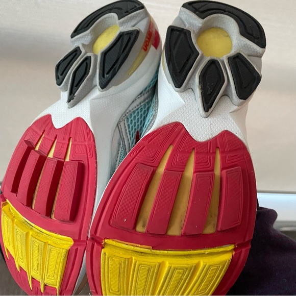 Newton running shoes in lightly used condition. Get it here for a steal! Size 7 - Picture 6 of 8
